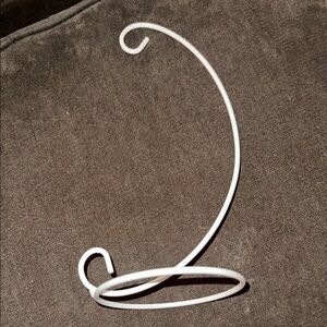 White Metal Ornament Stand